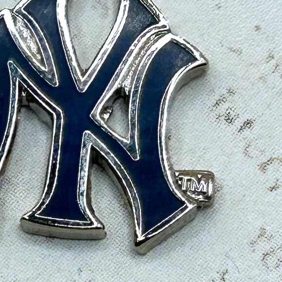 Official New York Yankee Logo Baseball Team Silver Blue Enamel Earrings Pierced - Picture 10 of 10